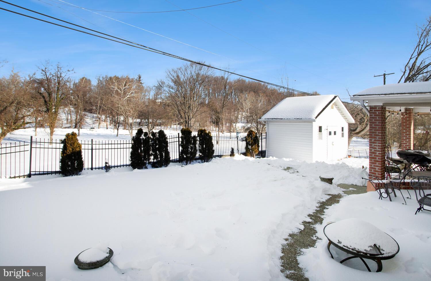 3814 VICTORIA AVENUE