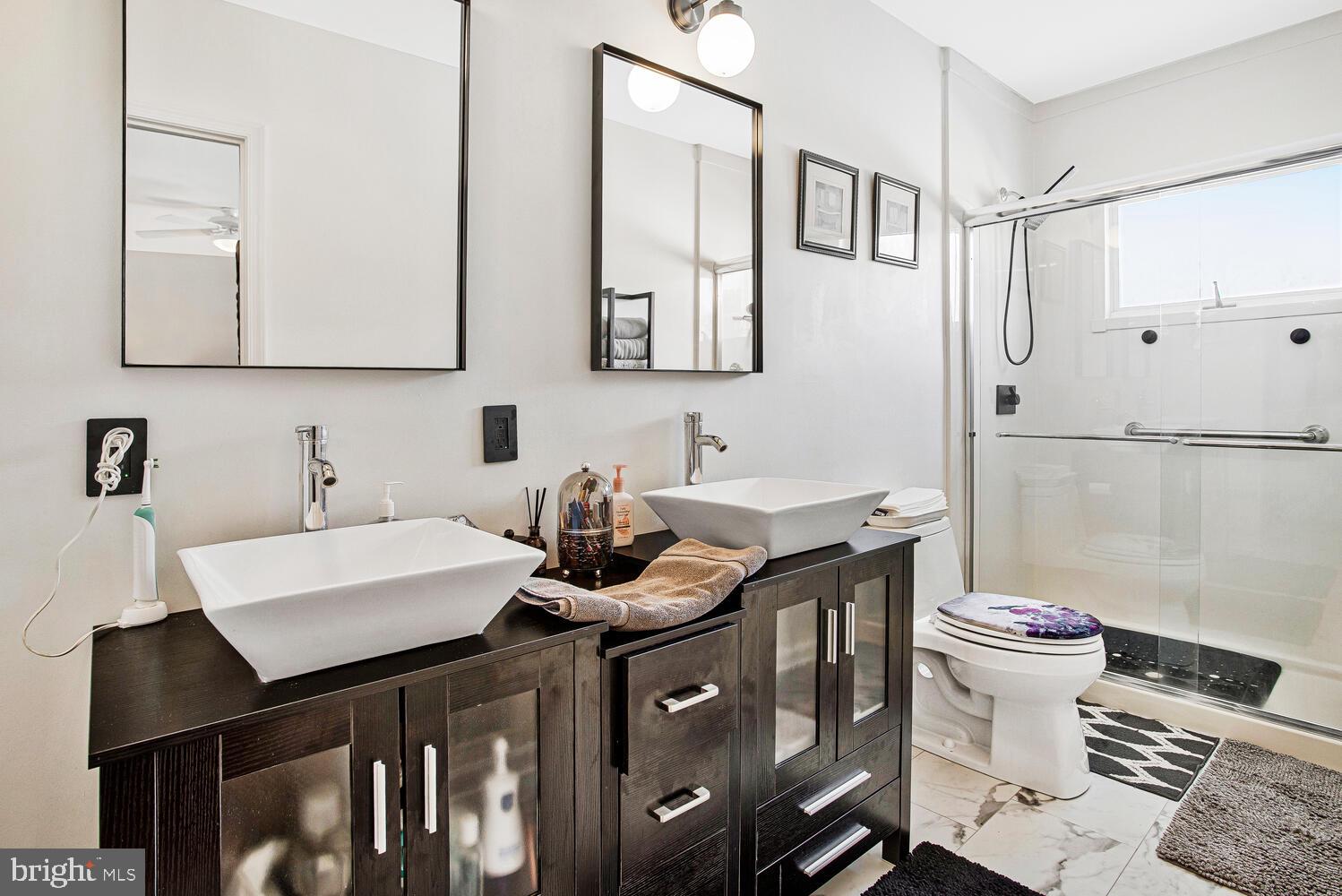 3814 VICTORIA AVENUE