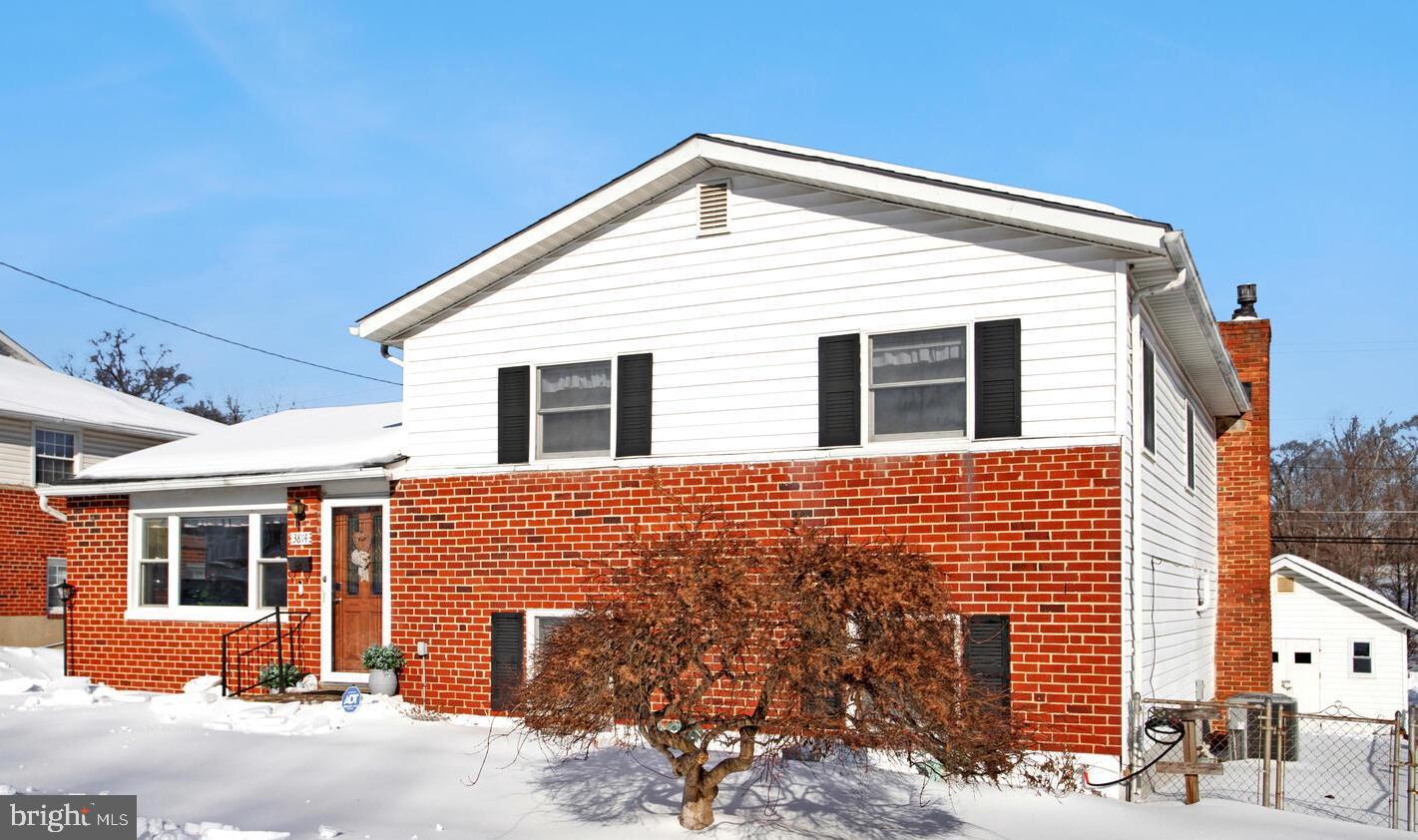 3814 VICTORIA AVENUE