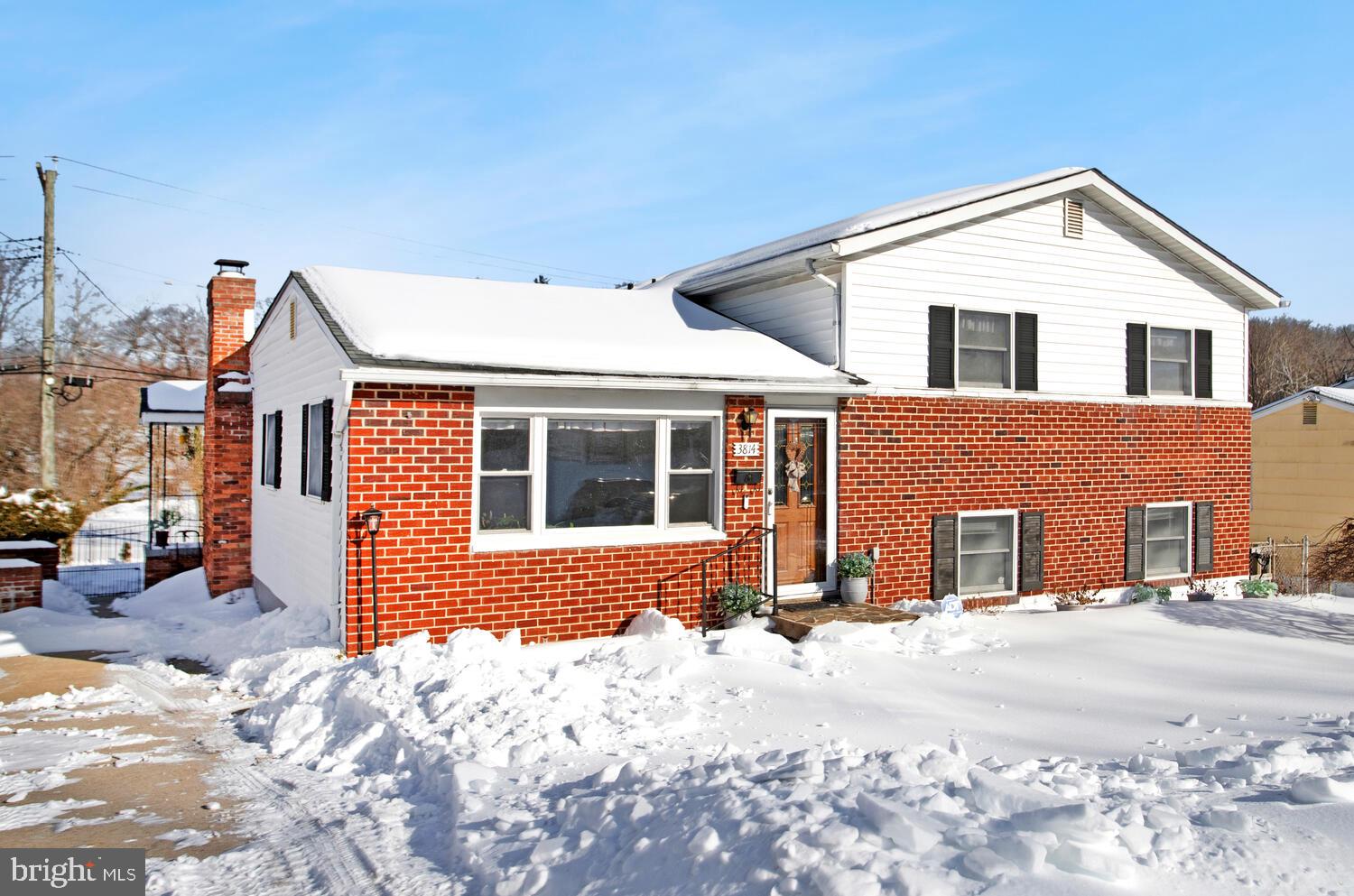 3814 VICTORIA AVENUE