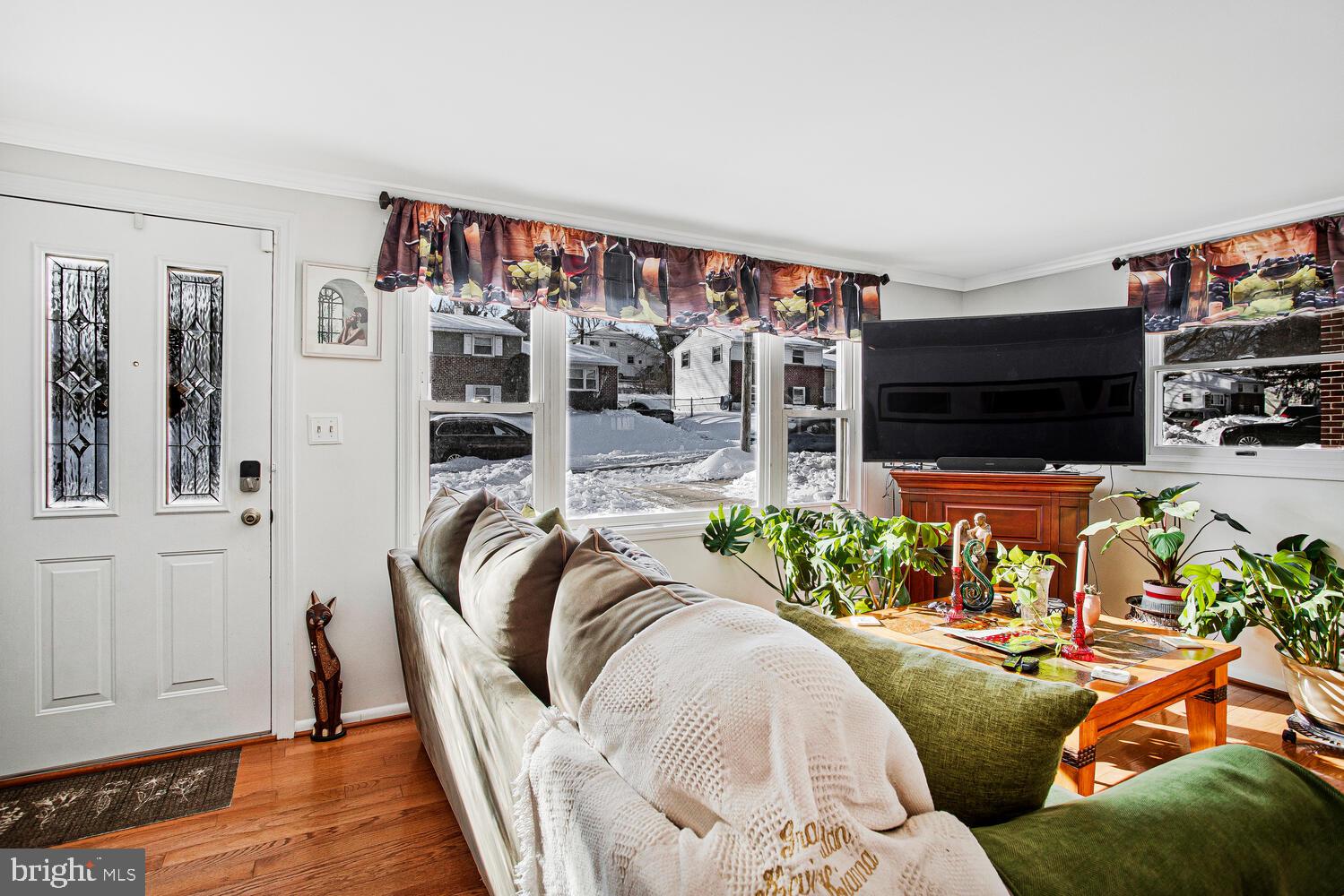 3814 VICTORIA AVENUE