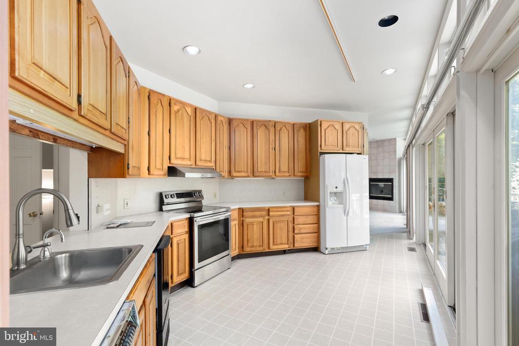 824 UPPER GLENCOE ROAD