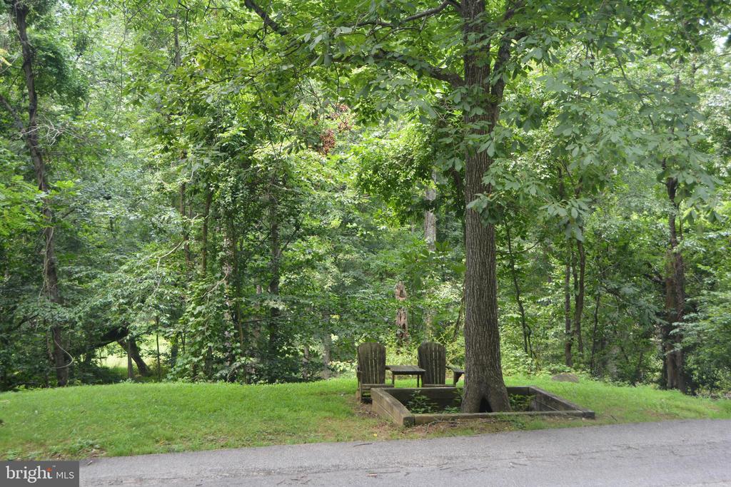 824 UPPER GLENCOE ROAD