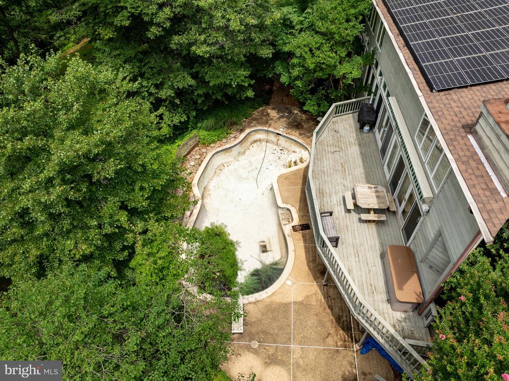 824 UPPER GLENCOE ROAD