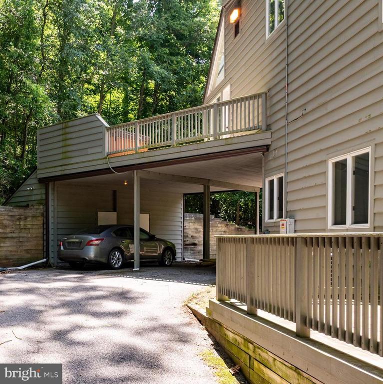 824 UPPER GLENCOE ROAD