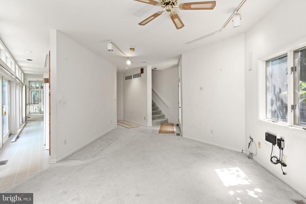 824 UPPER GLENCOE ROAD