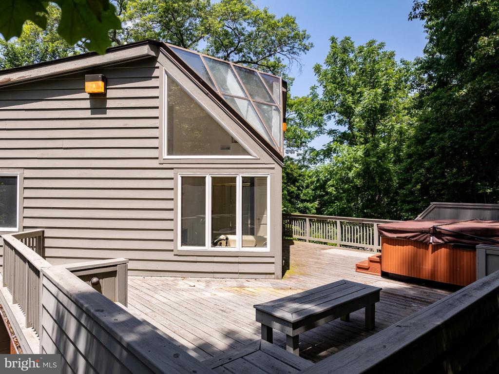 824 UPPER GLENCOE ROAD