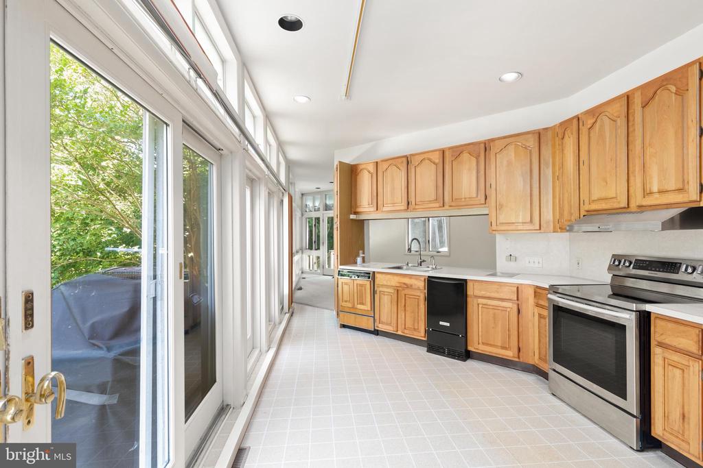 824 UPPER GLENCOE ROAD