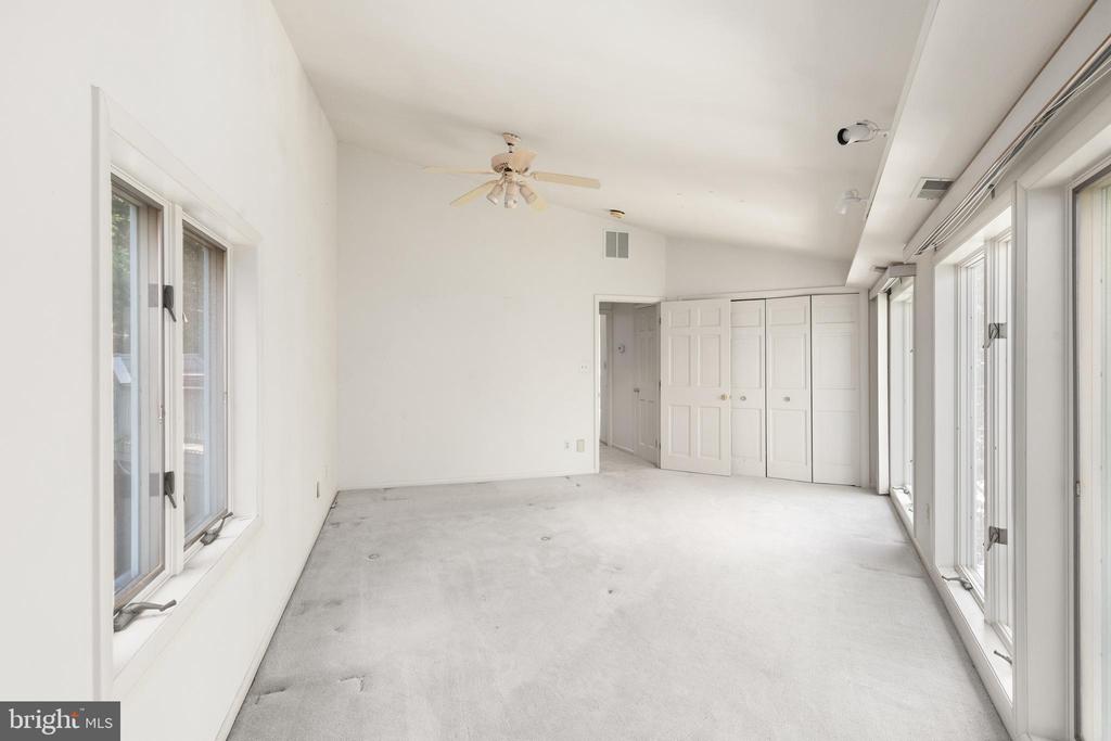 824 UPPER GLENCOE ROAD