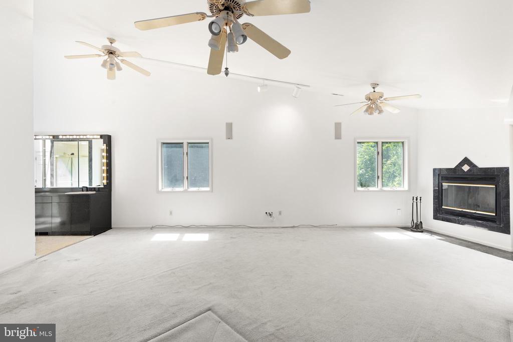 824 UPPER GLENCOE ROAD