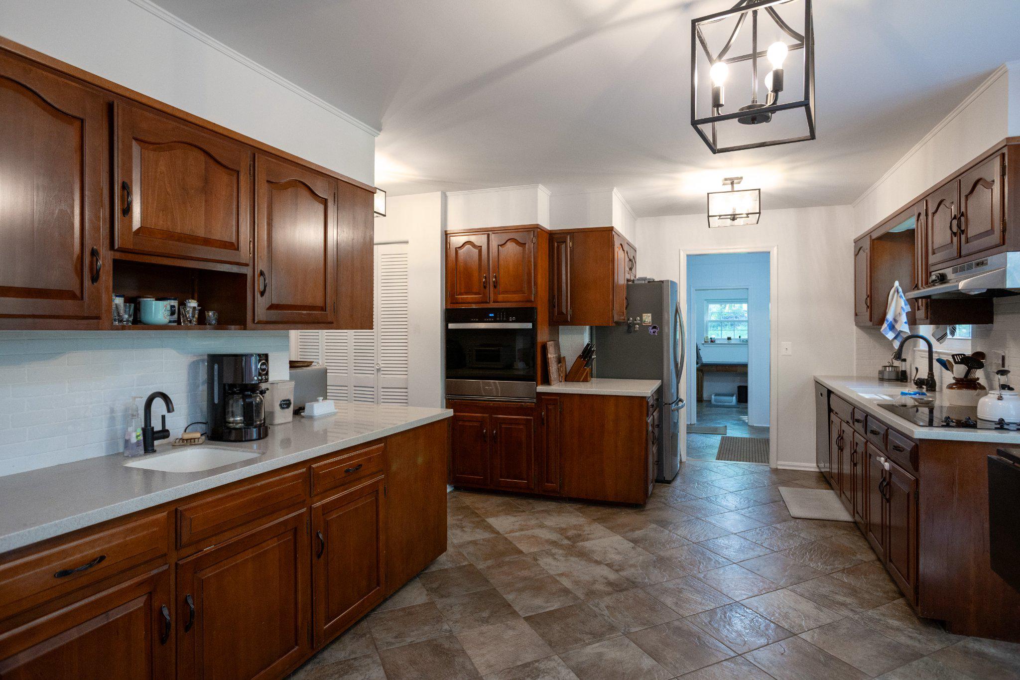14815 HANOVER PIKE