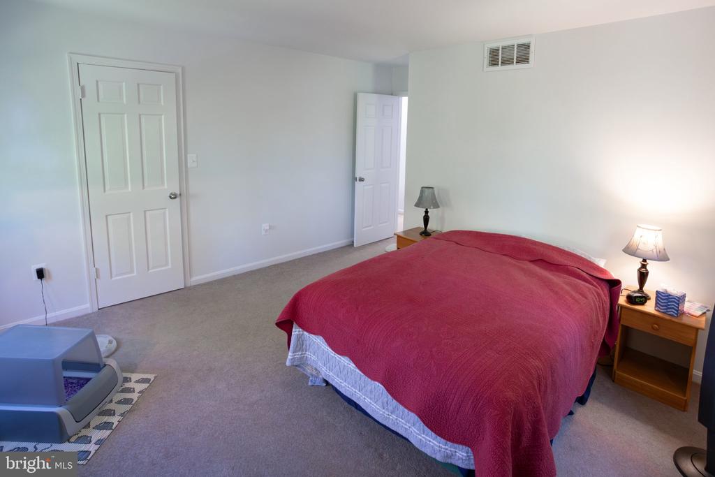 14815 HANOVER PIKE