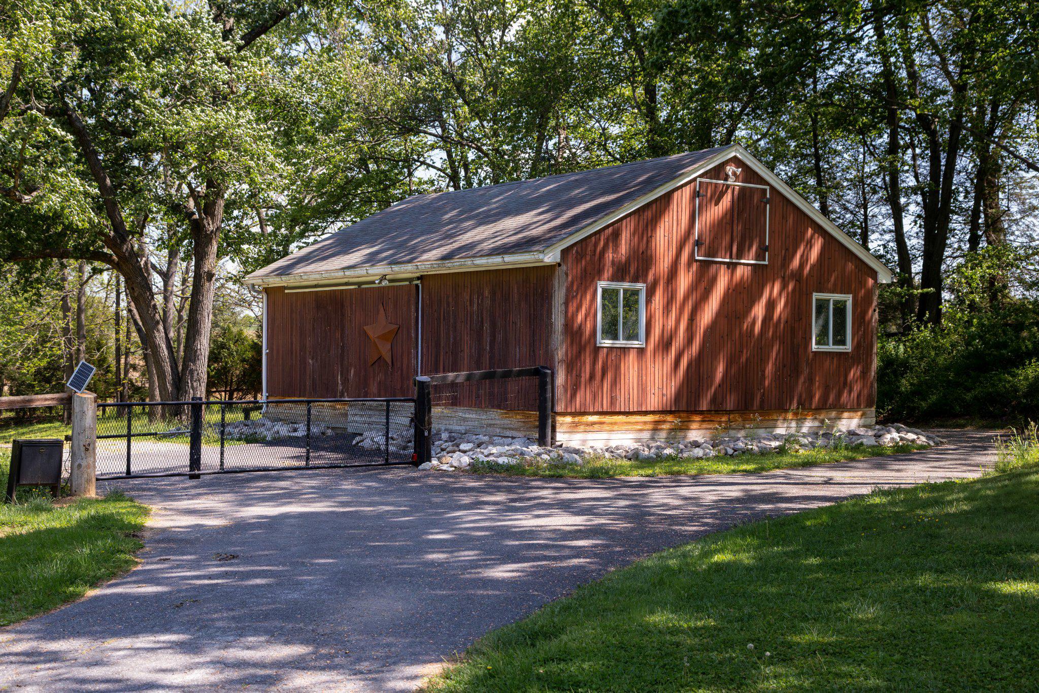 14815 HANOVER PIKE