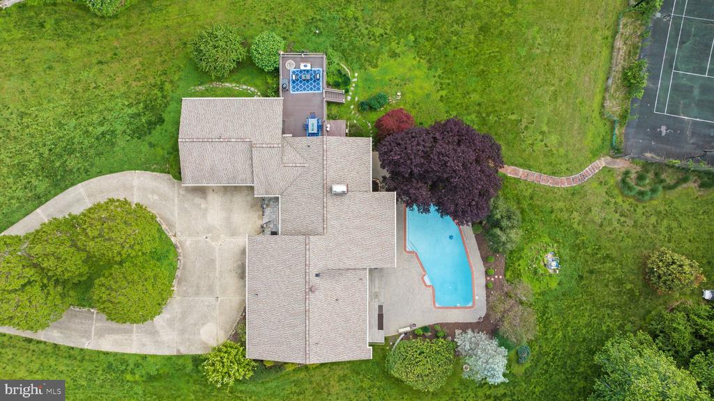 18 MANOR BROOK ROAD