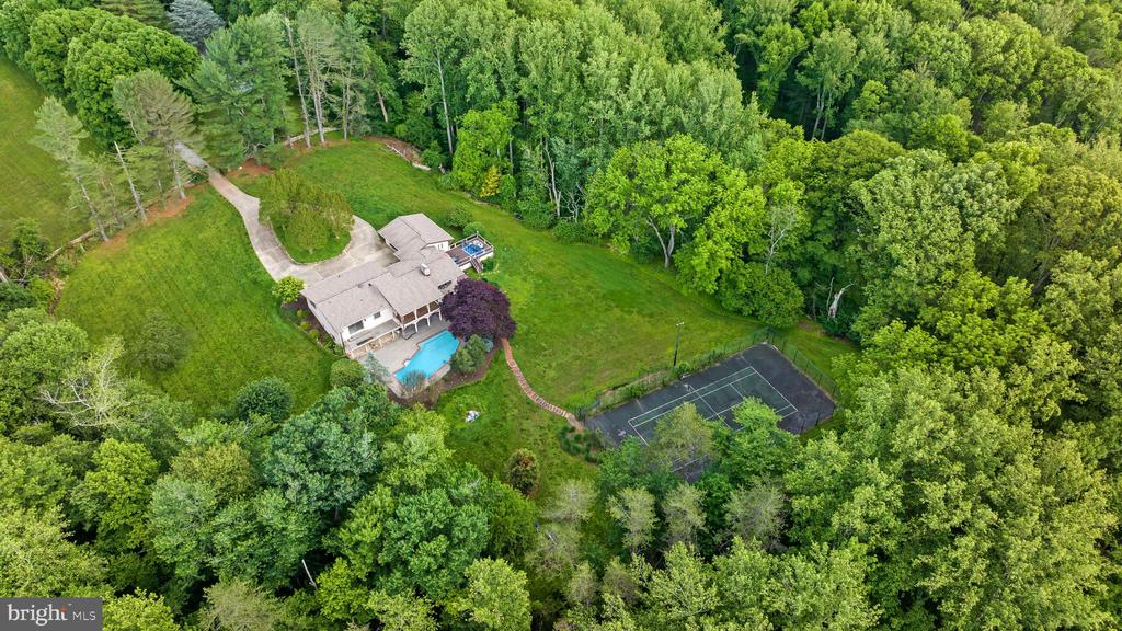 18 MANOR BROOK ROAD