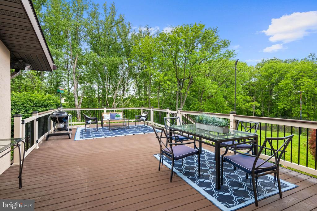 18 MANOR BROOK ROAD