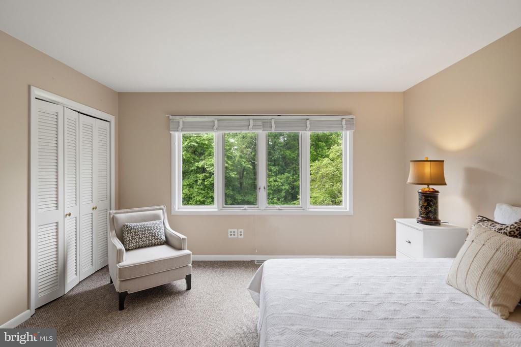 18 MANOR BROOK ROAD