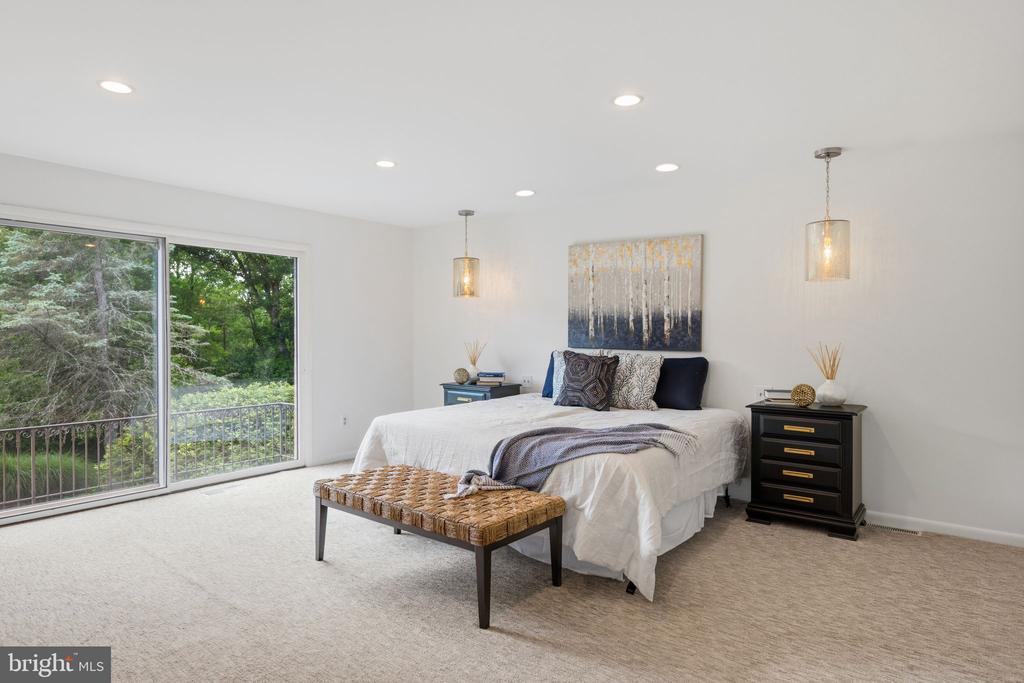 18 MANOR BROOK ROAD