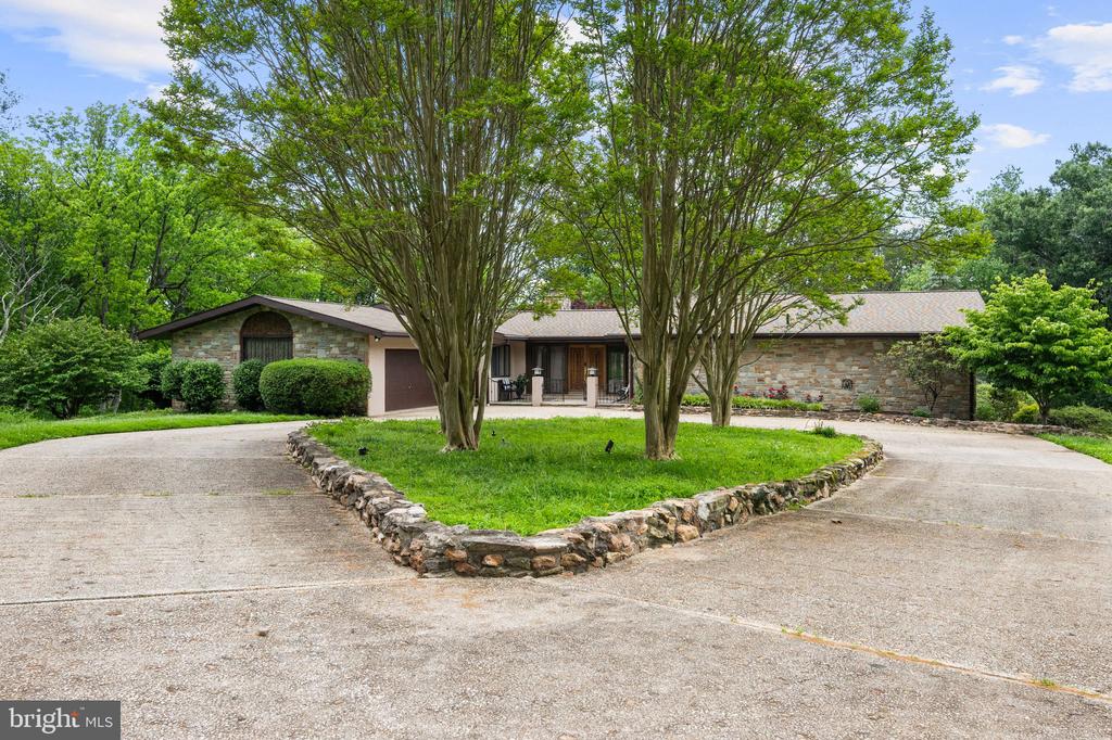 18 MANOR BROOK ROAD