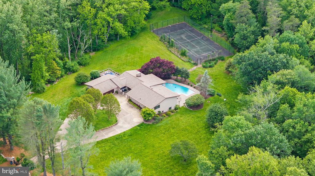 18 MANOR BROOK ROAD