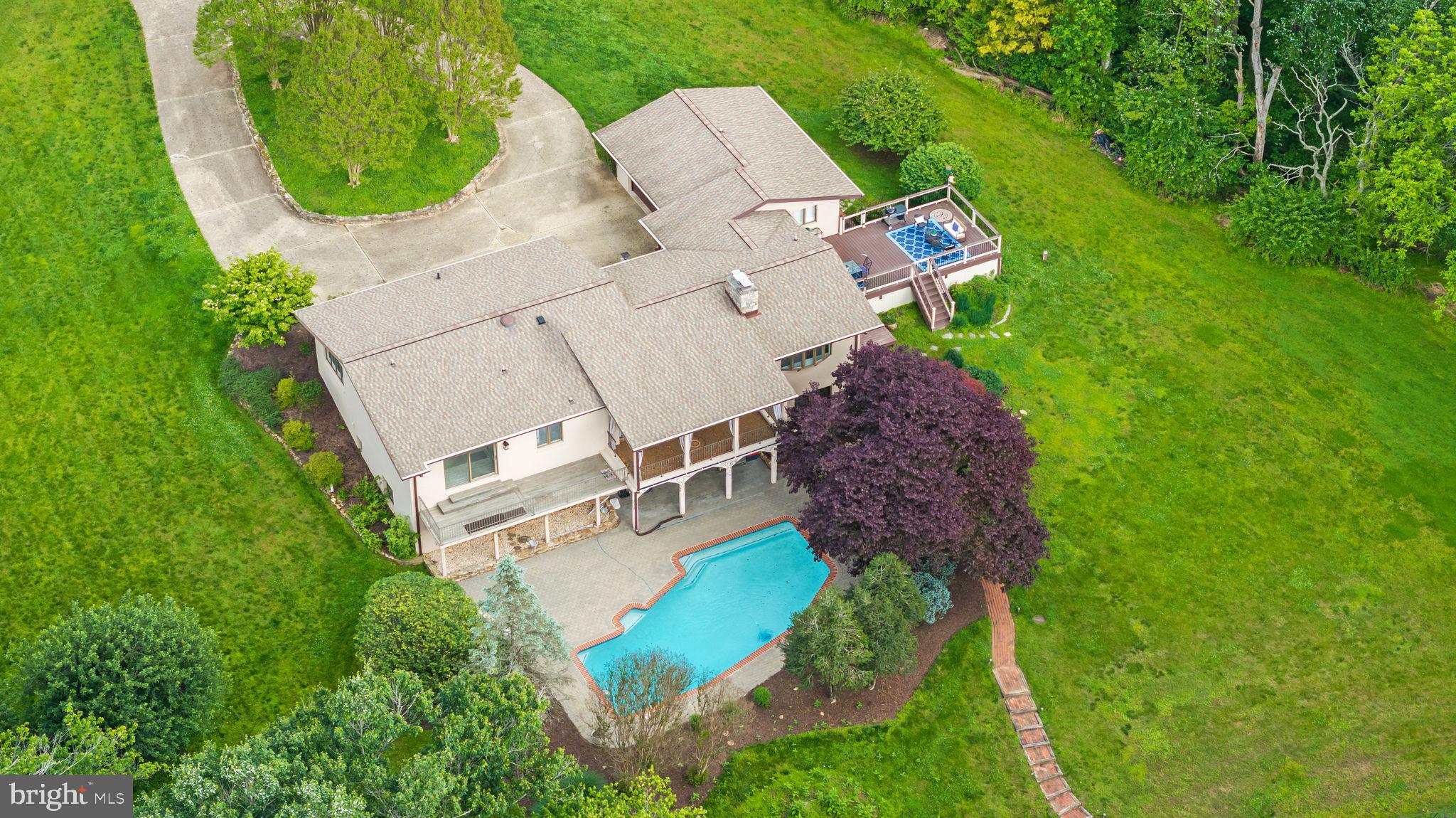 18 MANOR BROOK ROAD