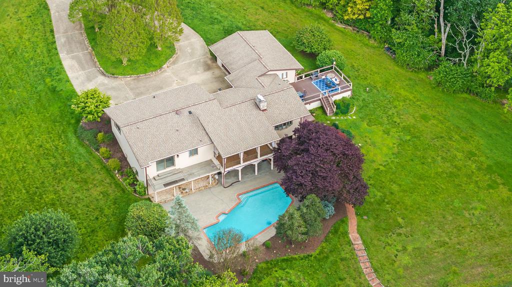18 MANOR BROOK ROAD