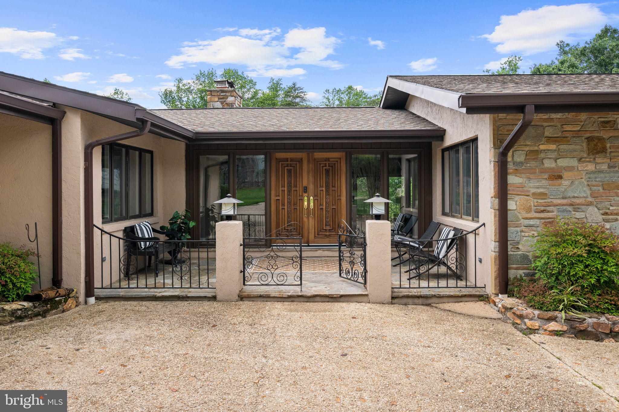 18 MANOR BROOK ROAD
