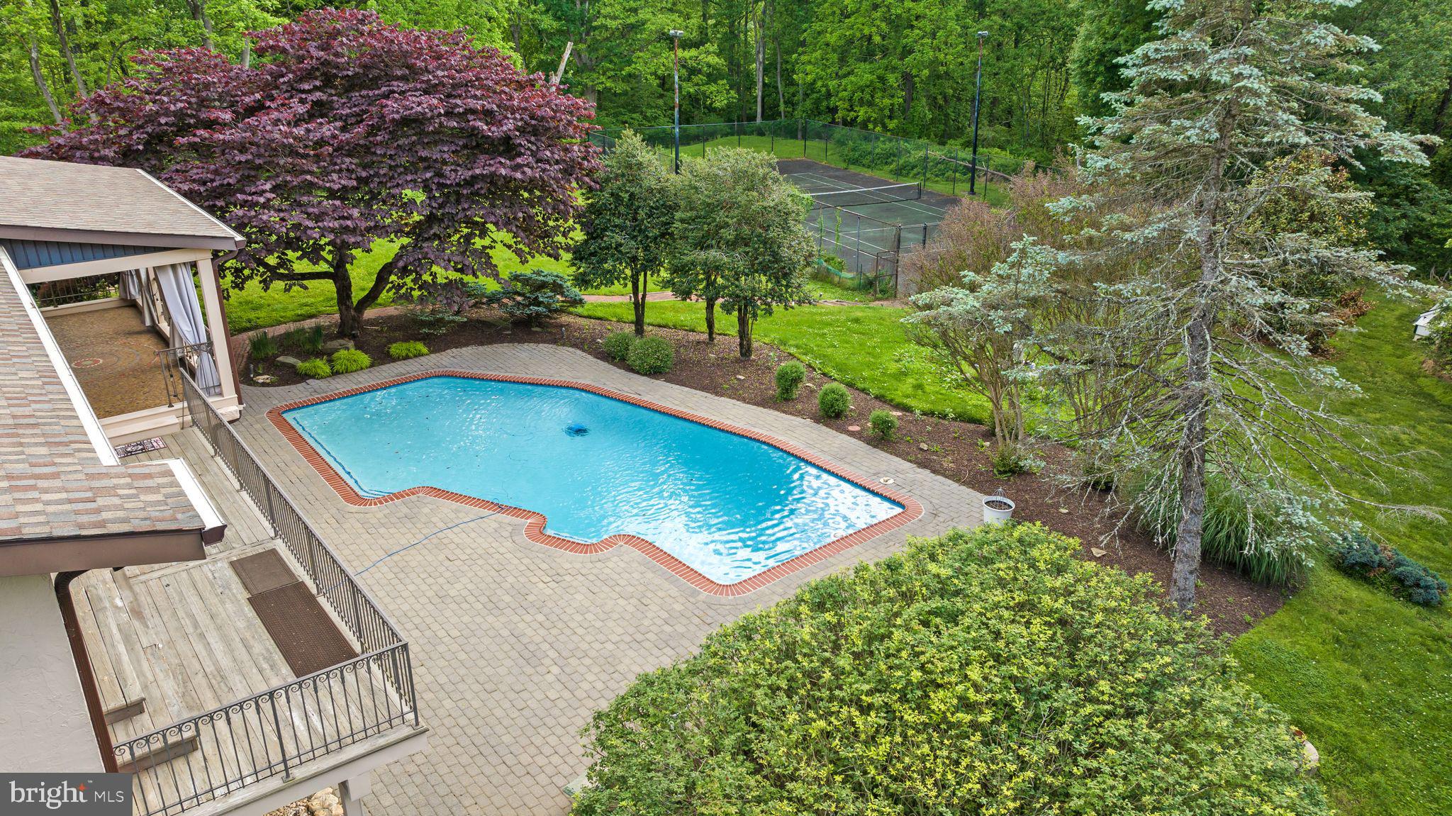 18 MANOR BROOK ROAD