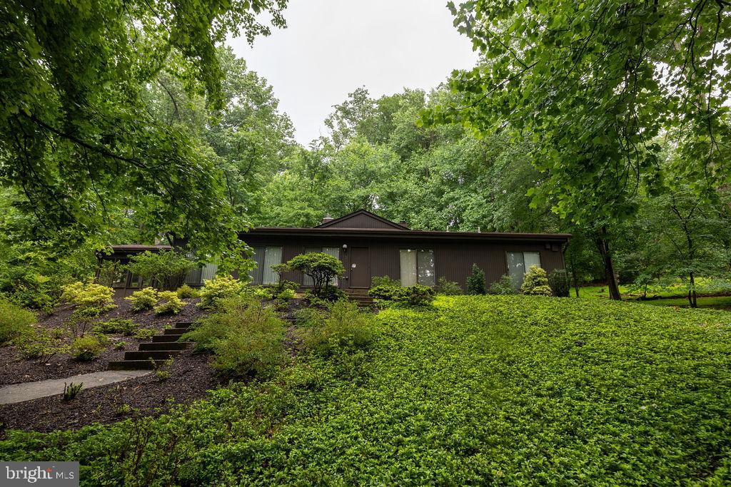 13 BRIDLEWOOD COURT