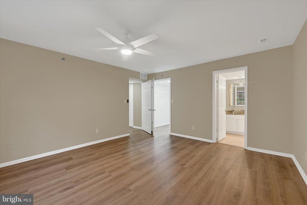 414 ROCKFLEET ROAD Unit: 102