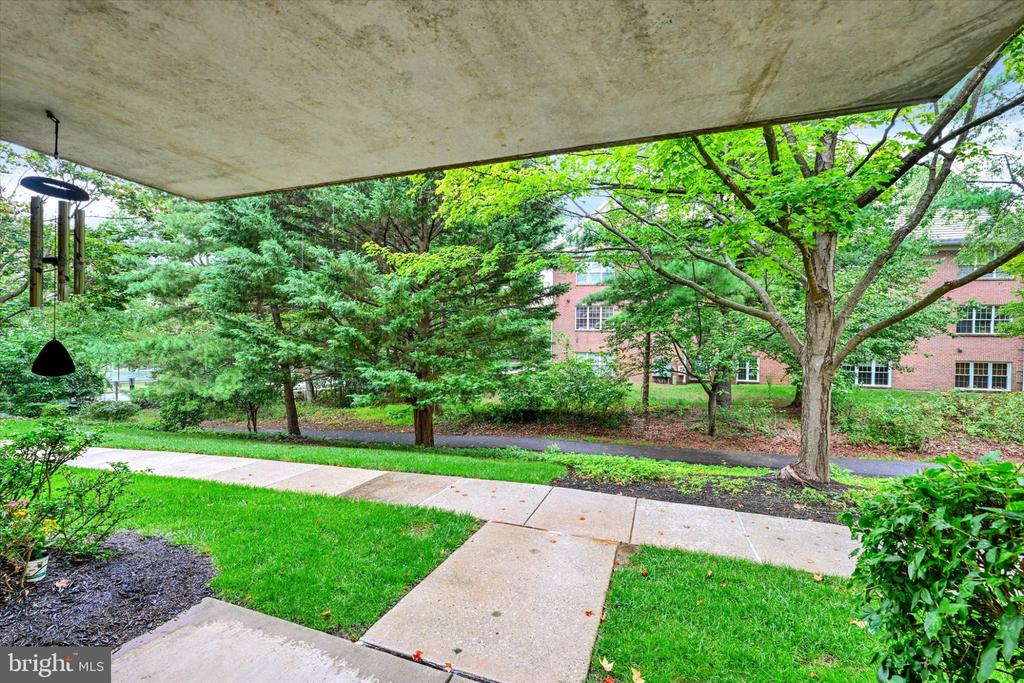 414 ROCKFLEET ROAD Unit: 102