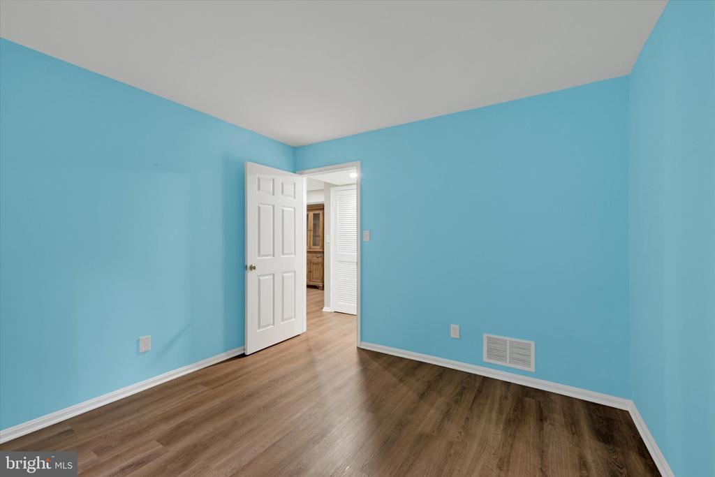 414 ROCKFLEET ROAD Unit: 102