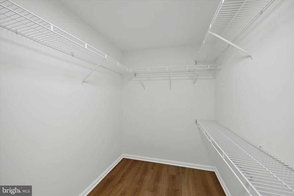 414 ROCKFLEET ROAD Unit: 102