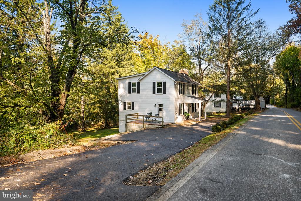 1824 HILLSIDE ROAD