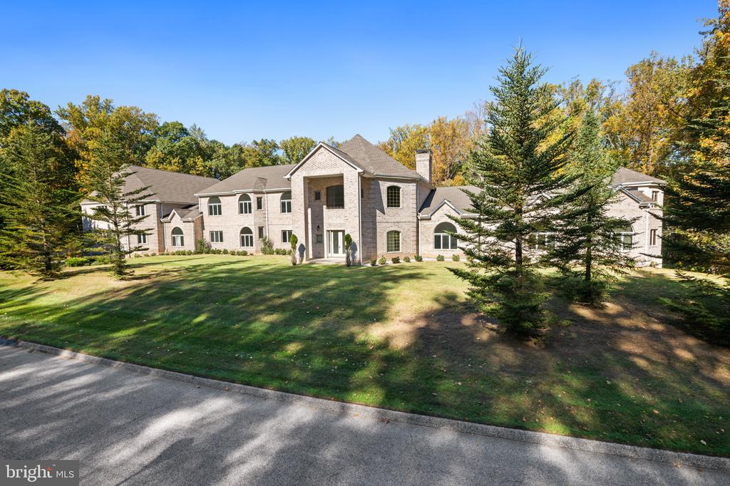 6 EVAN WAY