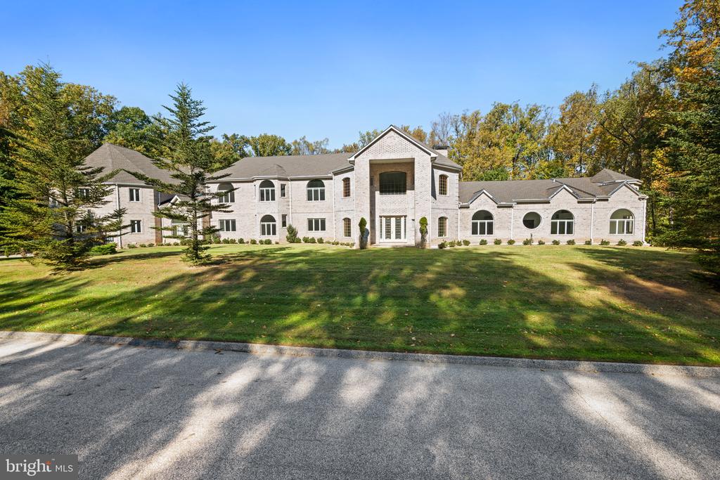 6 EVAN WAY