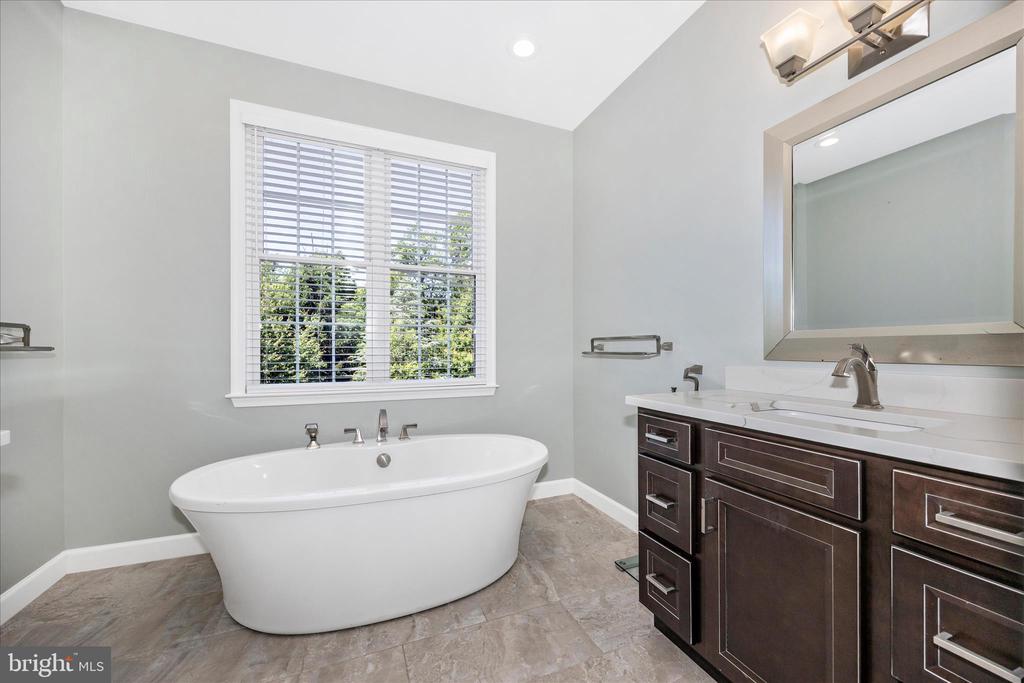 1510 LOCKSLEY LANE