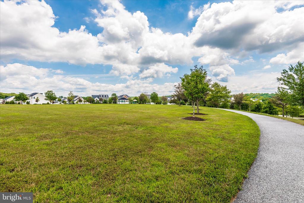 1510 LOCKSLEY LANE