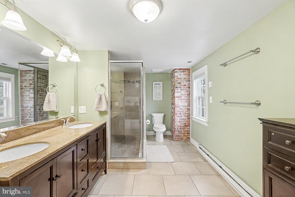 3633 JARRETTSVILLE PIKE
