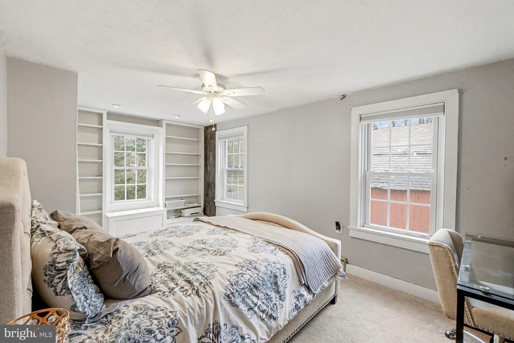 3633 JARRETTSVILLE PIKE