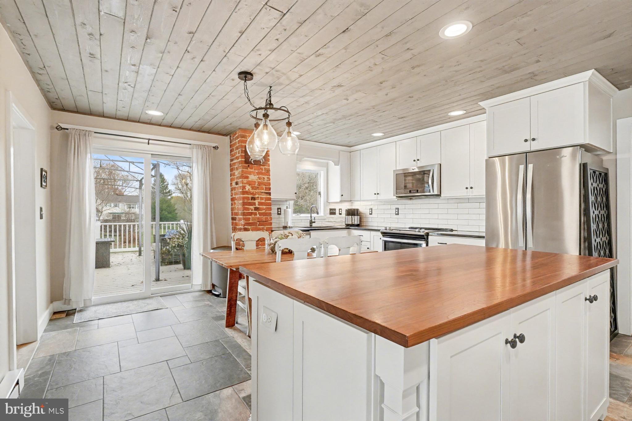 3633 JARRETTSVILLE PIKE