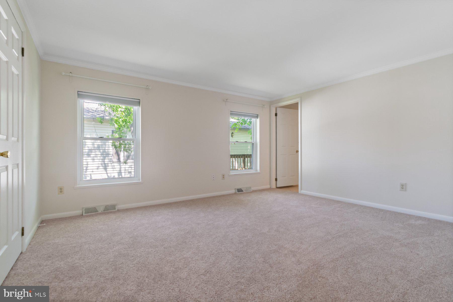 6445 Woodland Forest Dr