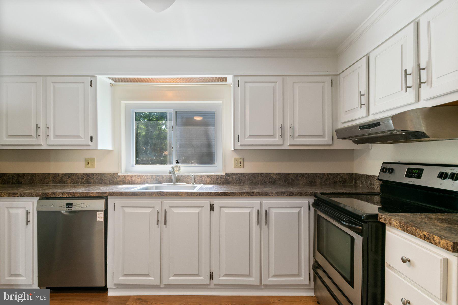 6445 Woodland Forest Dr