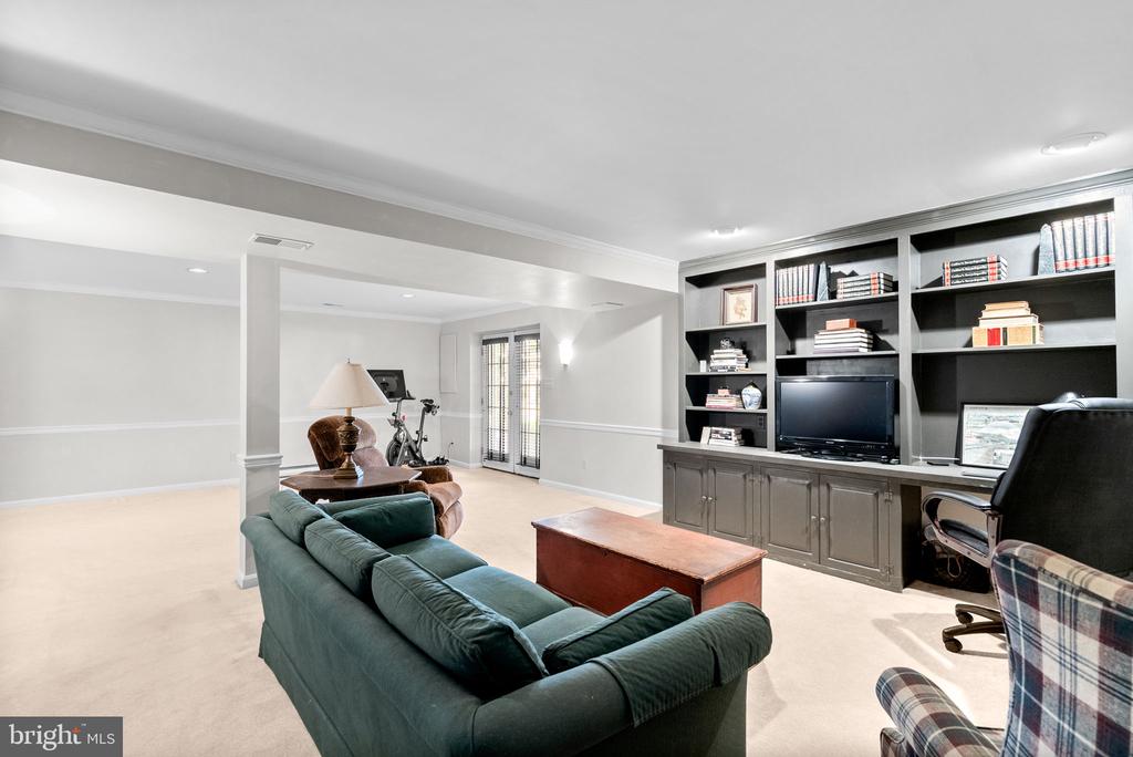 3043 PEBBLE BEACH DRIVE