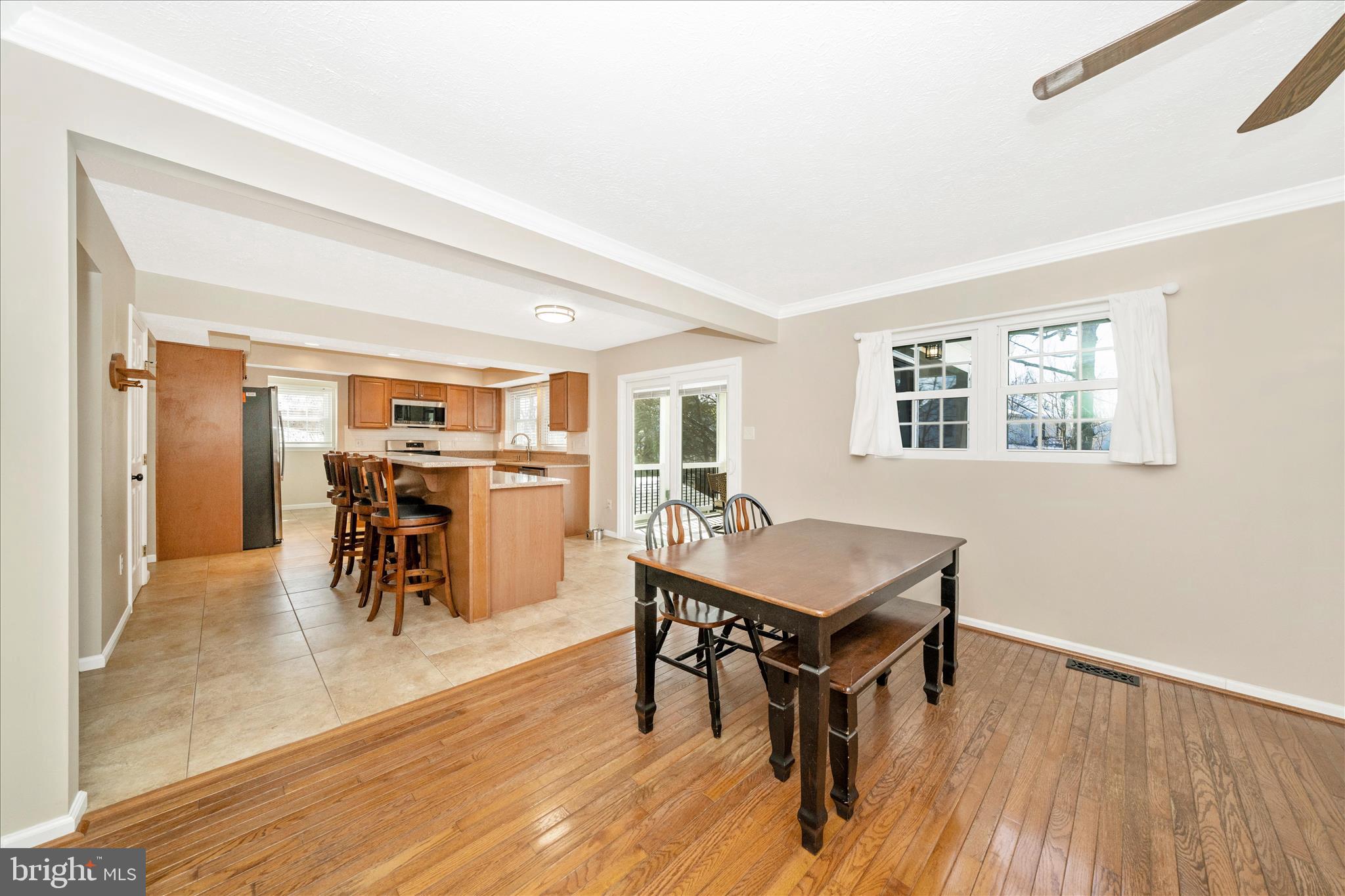 5623 ROUNDTREE LANE
