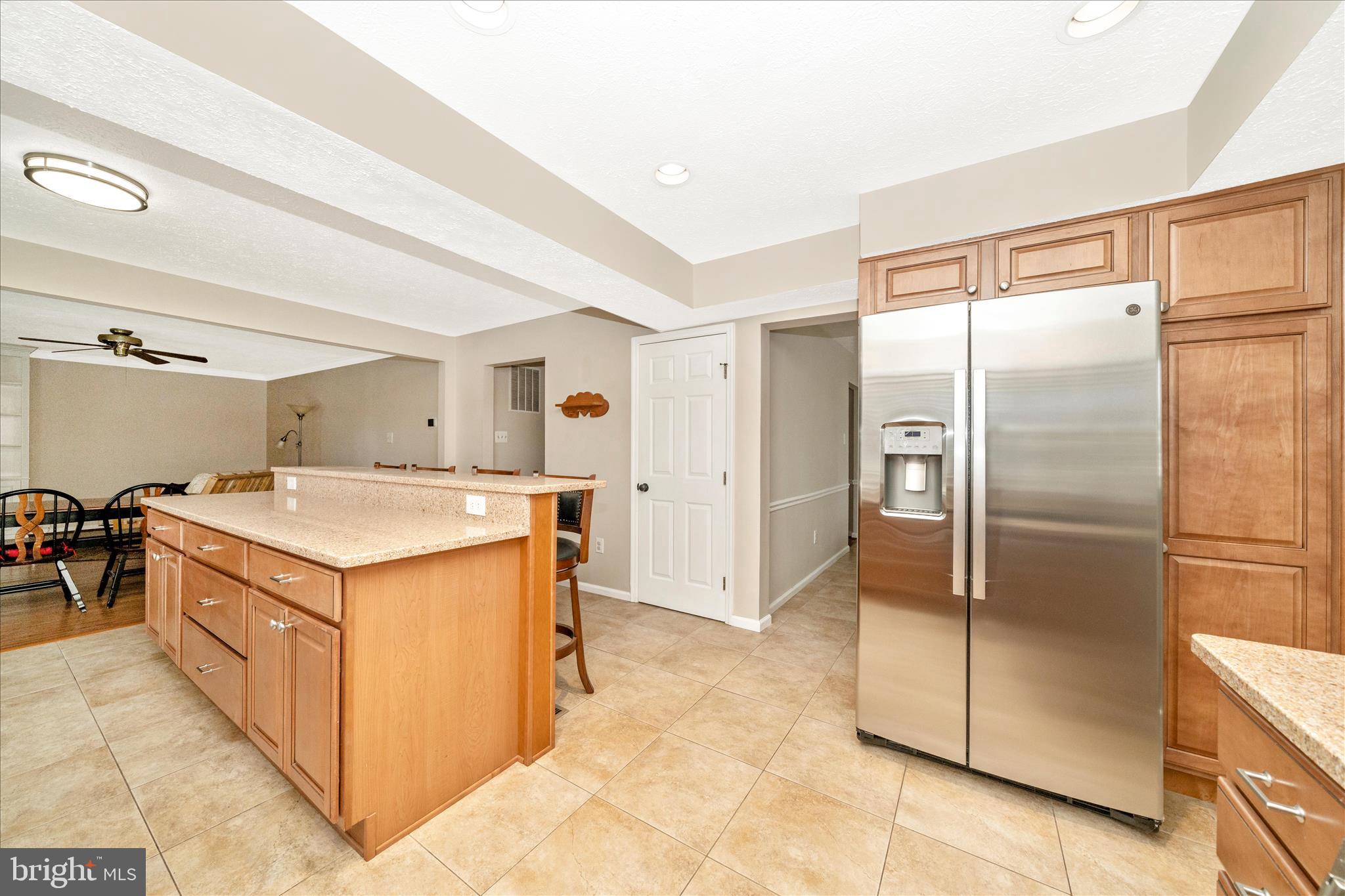 5623 ROUNDTREE LANE