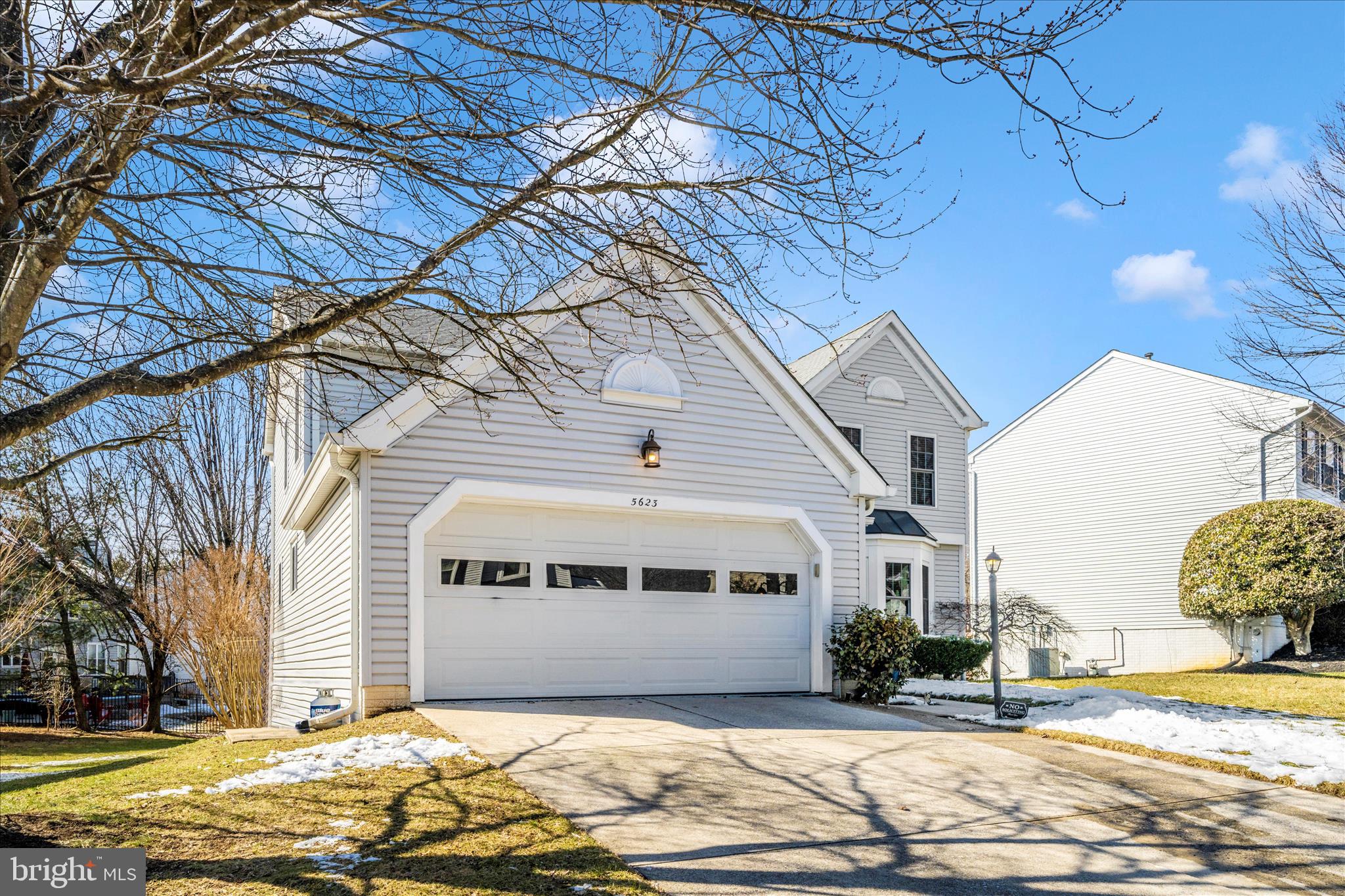 5623 ROUNDTREE LANE
