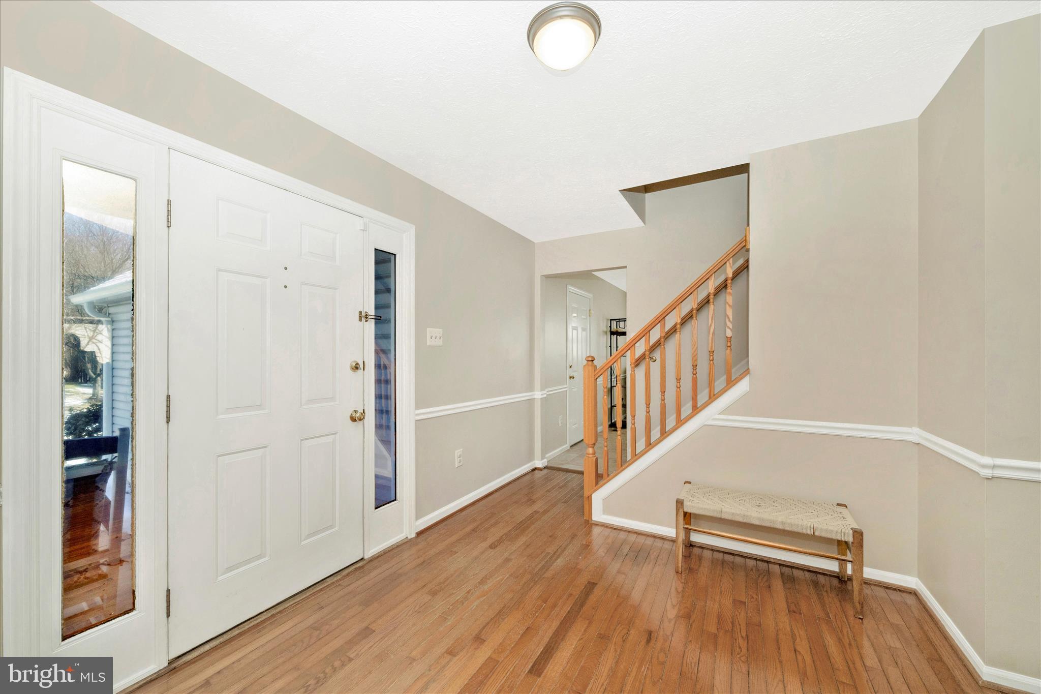 5623 ROUNDTREE LANE
