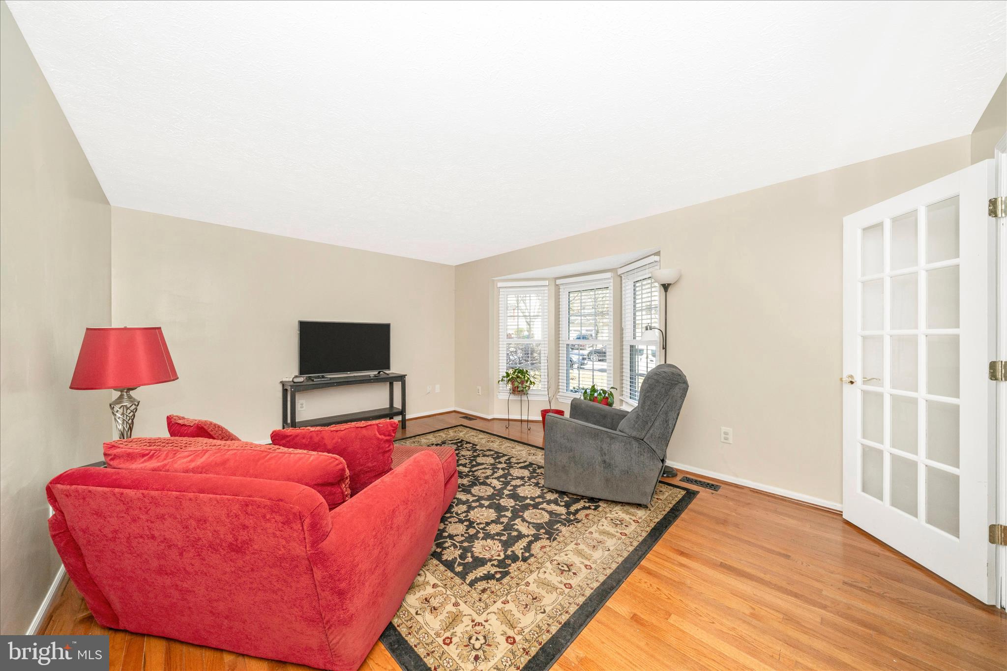 5623 ROUNDTREE LANE