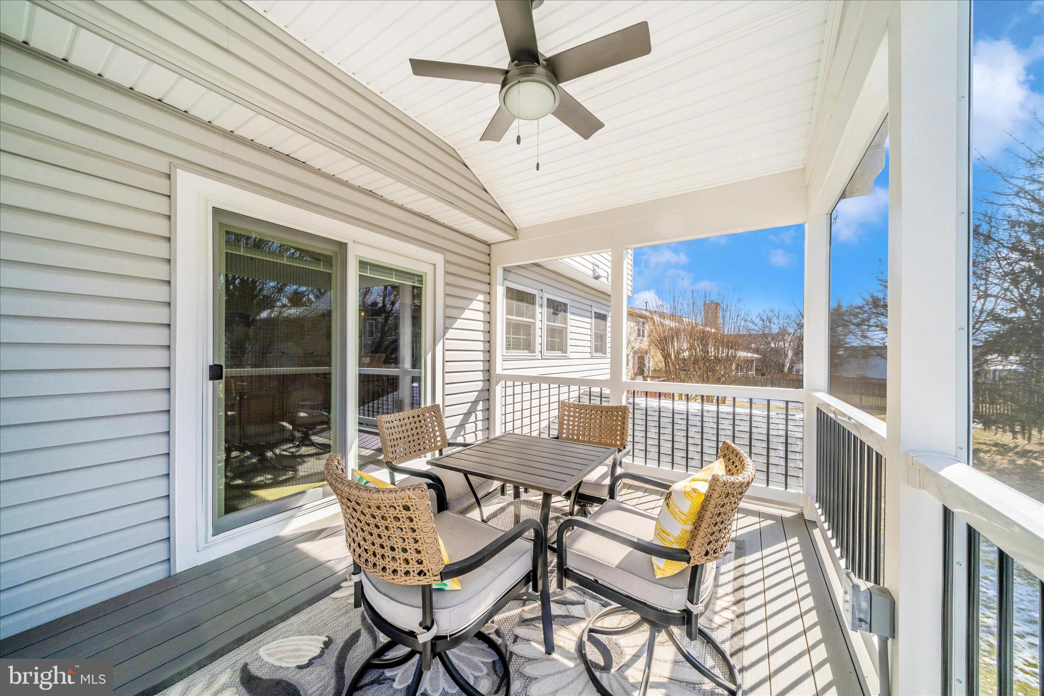 5623 ROUNDTREE LANE